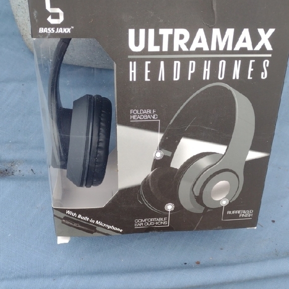 Bass Jaxx Ultramax Headphones - Black and Gray - Picture 1 of 4
